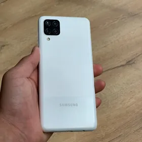 samsung m12