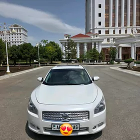 Nissan Maxima 2010