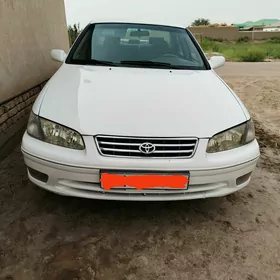 Toyota Camry 2000