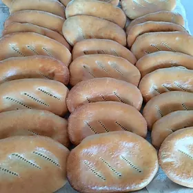 tamdyrda çörek bişirýän gere