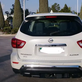 Nissan Pathfinder 2020