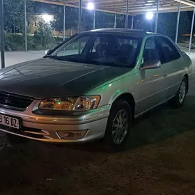 Toyota Camry 2000