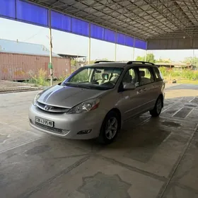Toyota Sienna 2008