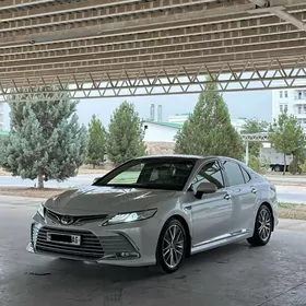 Toyota Camry 2021