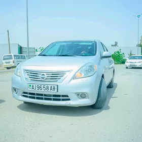 Nissan Versa 2013