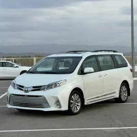 Toyota Sienna 2017