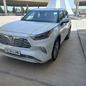 Toyota Highlander 2022