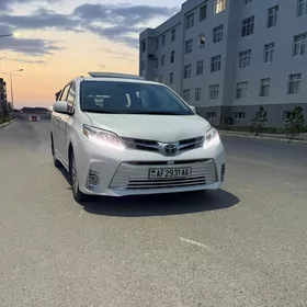 Toyota Sienna 2020