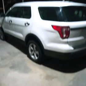 Ford Explorer 2019