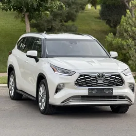 Toyota Highlander 2021