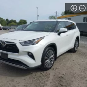 Toyota Highlander 2021