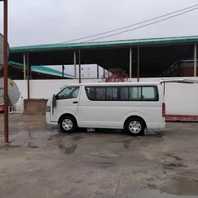 Toyota Hiace 2008