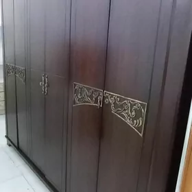 Şkaf uly