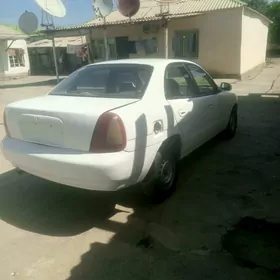 Daewoo Nubira 1998