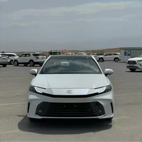 Toyota Camry 2025
