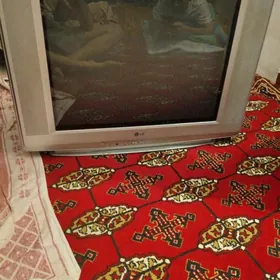 продам телевизор