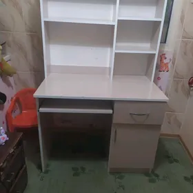 письменный стол