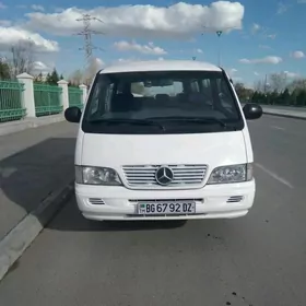 Mercedes-Benz Sprinter 2009