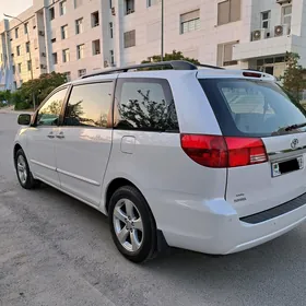 Toyota Sienna 2004