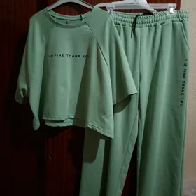 Спортивный костюм