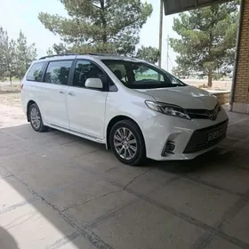 Toyota Sienna 2016