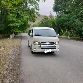 Toyota Hiace 2015