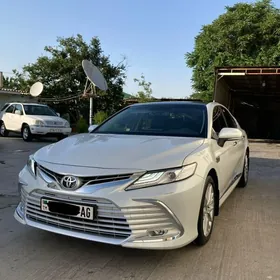 Toyota Camry 2021
