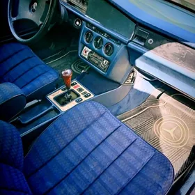 Mercedes-Benz 190E 1990