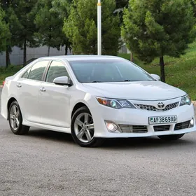 Toyota Camry 2014