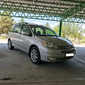 Toyota Sienna 2004