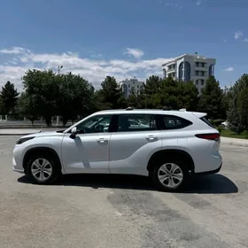 Toyota Highlander 2021