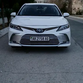 Toyota Camry 2019