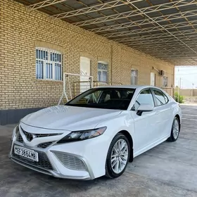 Toyota Camry 2021