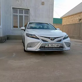 Toyota Camry 2021