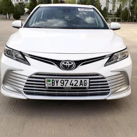Toyota Camry 2021