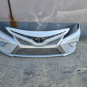 2019 Toyoto kamryn Bamperi