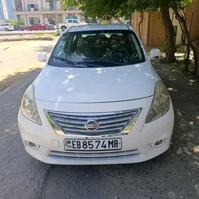 Nissan Versa 2012