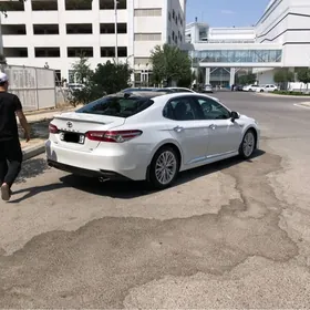 Toyota Camry 2018