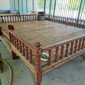tapjan krowat