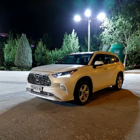 Toyota Highlander 2022