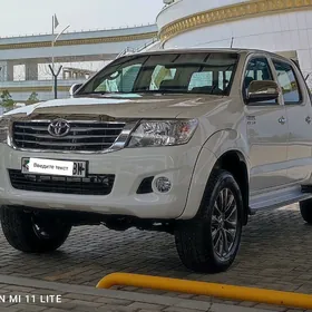 Toyota Hilux 2015