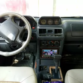 Mitsubishi Montero 1998