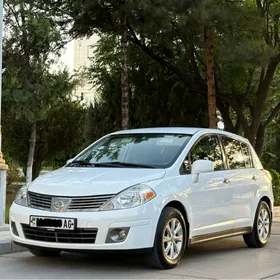 Nissan Versa 2012