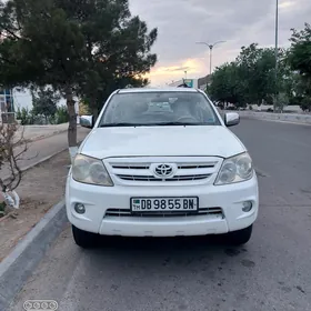 Toyota Fortuner 2006