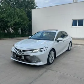 Toyota Camry 2020