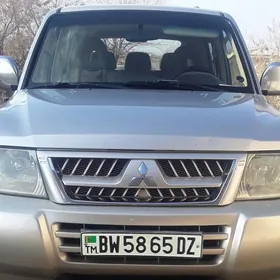 Mitsubishi Pajero 2005