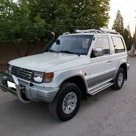 Mitsubishi Pajero 1993