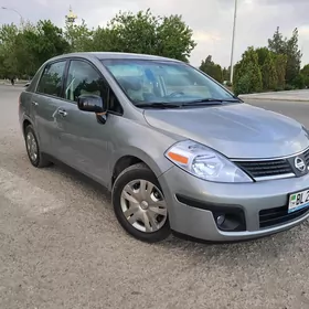 Nissan Versa 2011