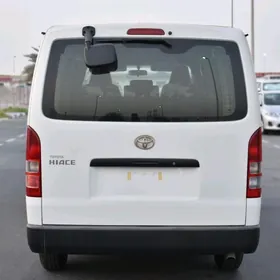Toyota Hiace 2025
