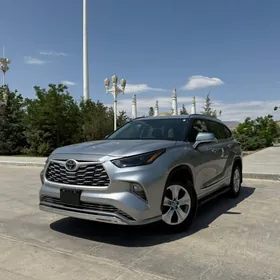 Toyota Highlander 2023